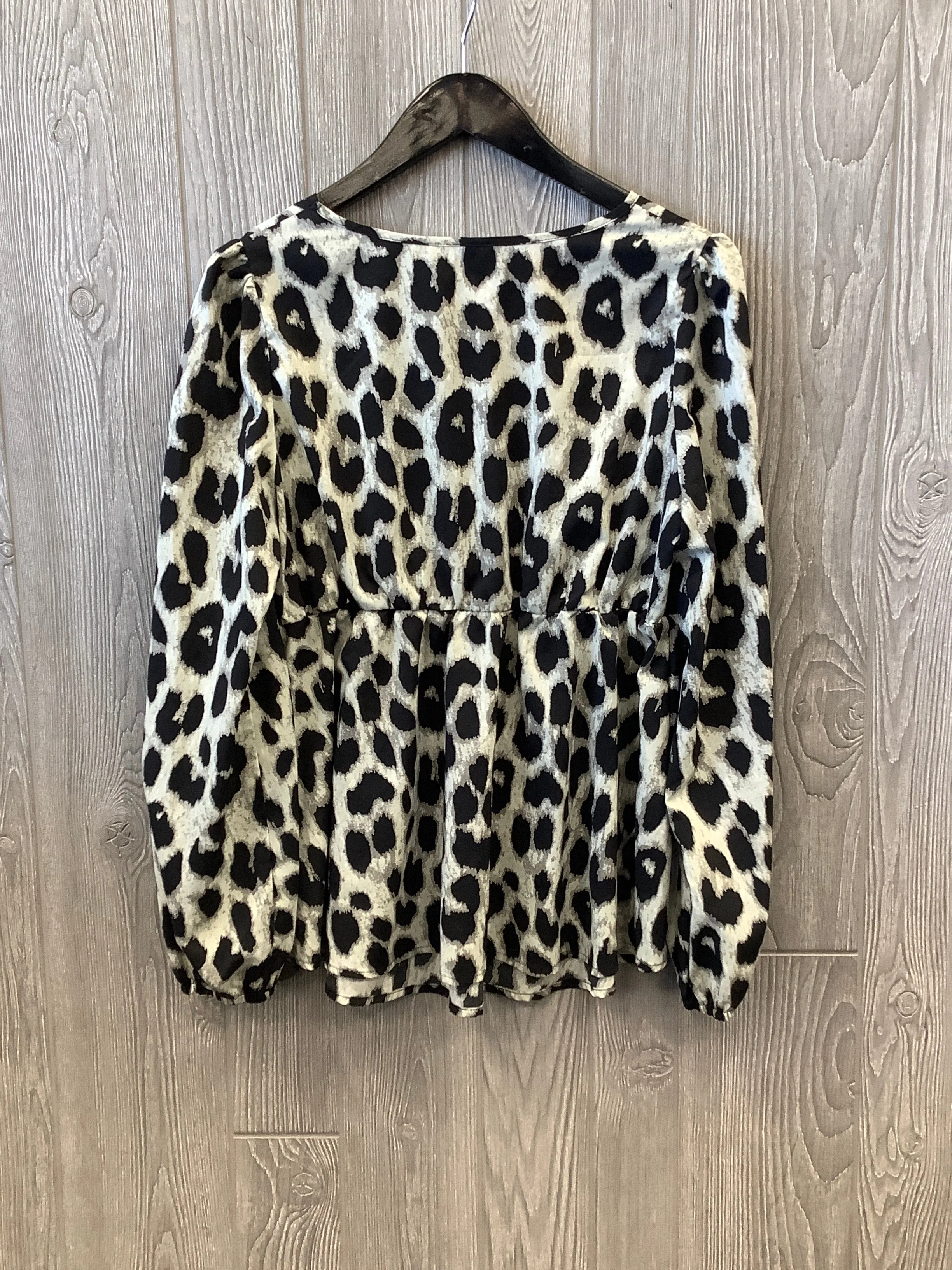 Blouse Long Sleeve By Shein In Animal Print, Size: M