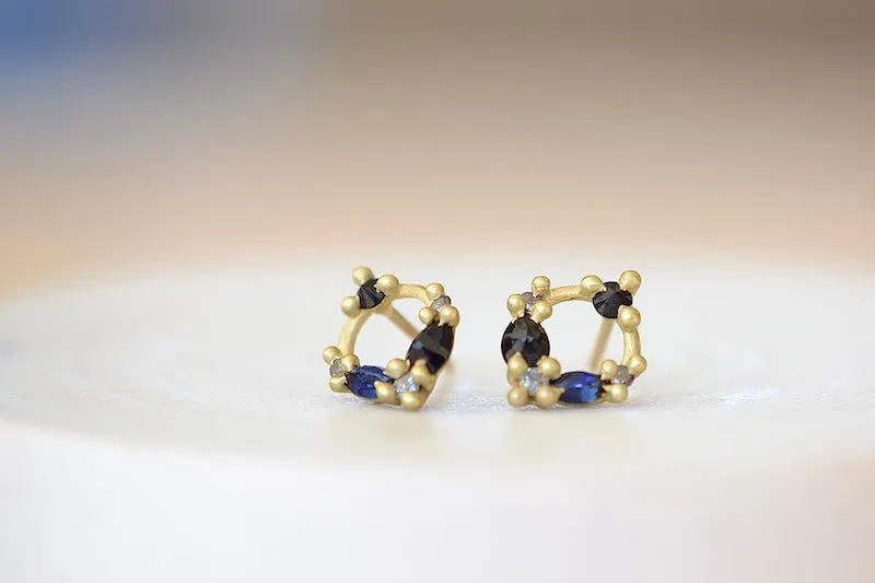 Des Gouttes de Rosee Studs