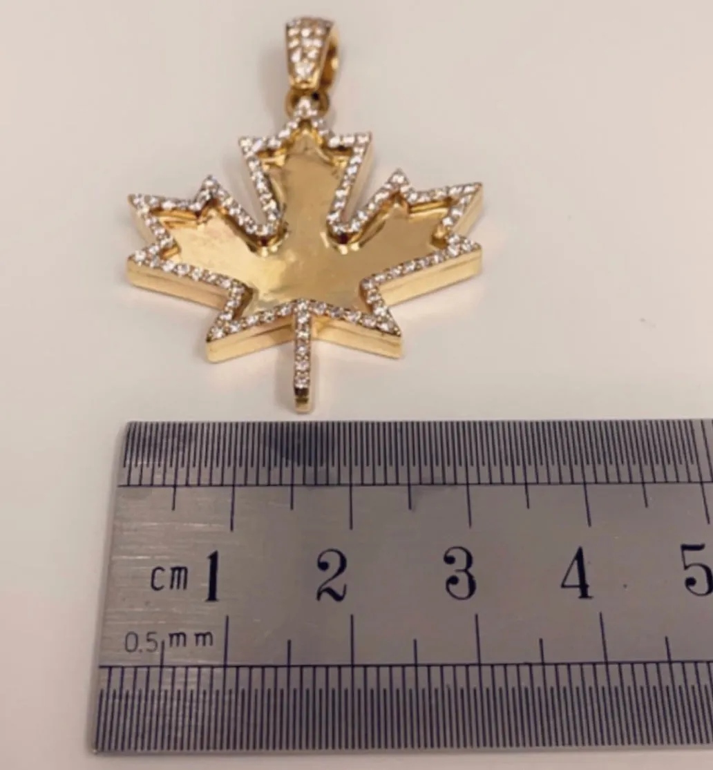 Diamond maple leaf pendant & ice chain